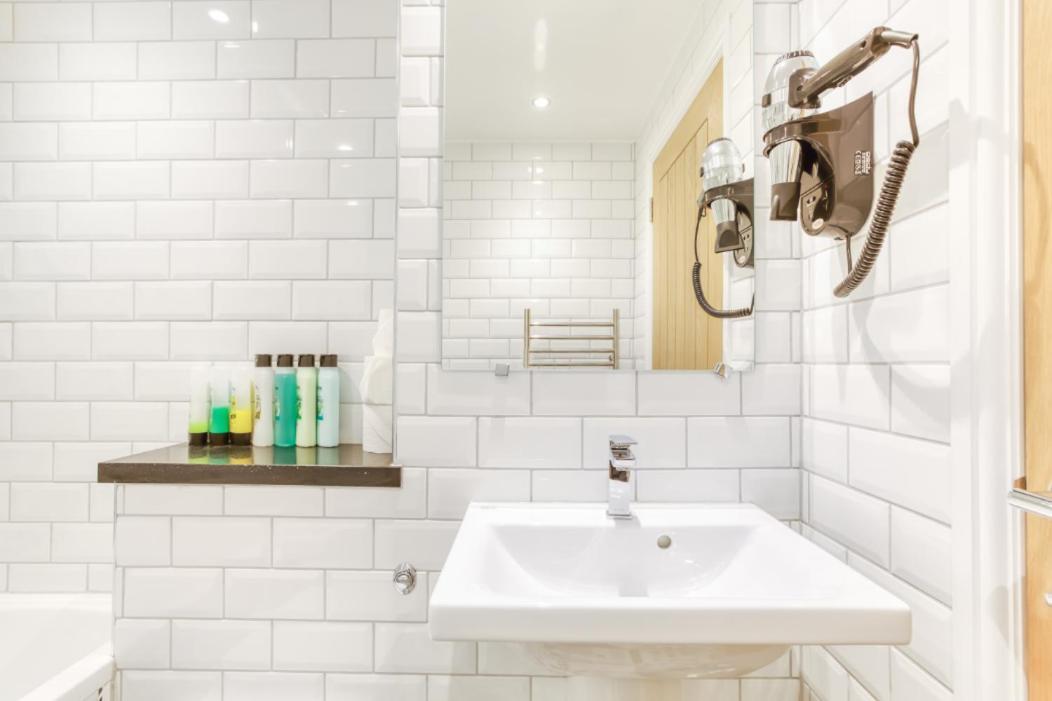 Appartement Bright 3 Bed Flat With Pool & Parking EDI