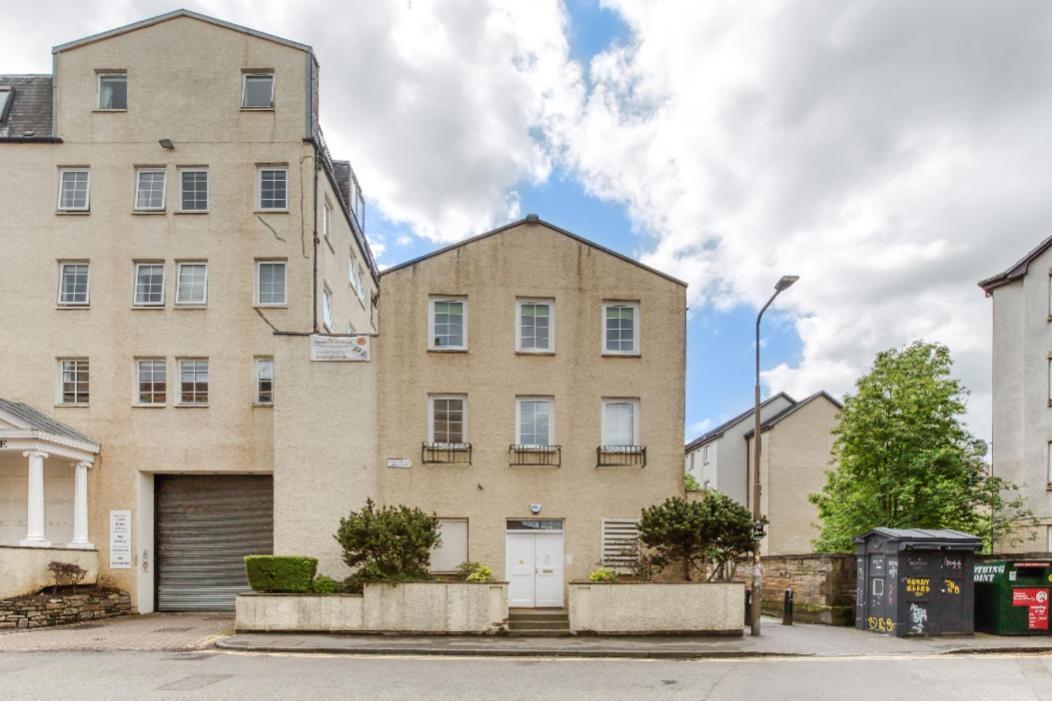 Appartement Bright 3 Bed Flat With Pool & Parking